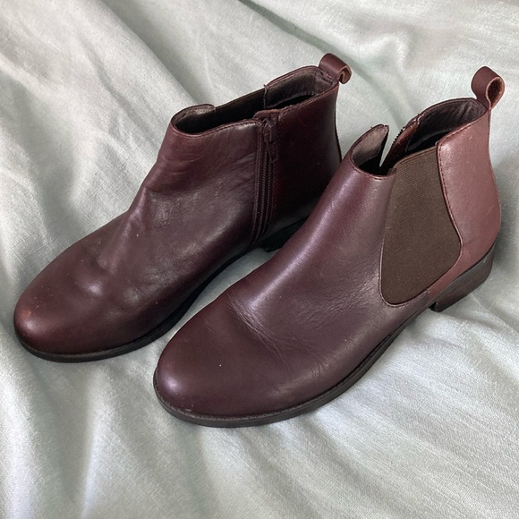 Vionic Nadelle Chelsea Boot - Picture 3 of 6